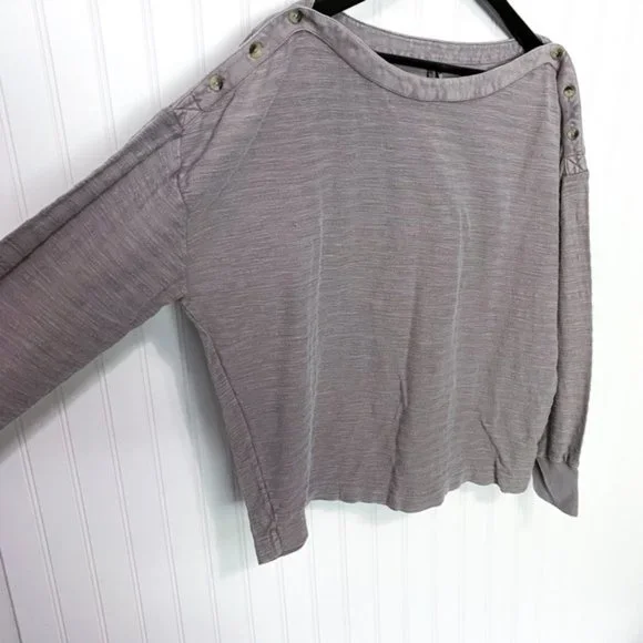 By Anthropologie Delilah Button Sleeve Top - Picture 3 of 6